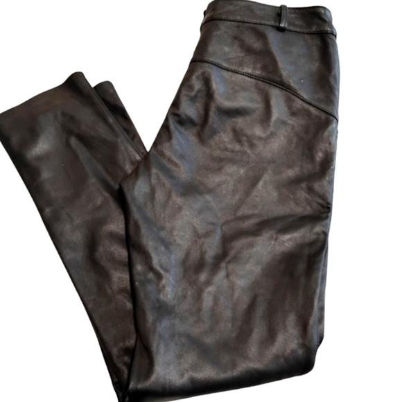 Wardrobe Staple | Woman's Fitted Leather Trouser - Picture 7 of 16